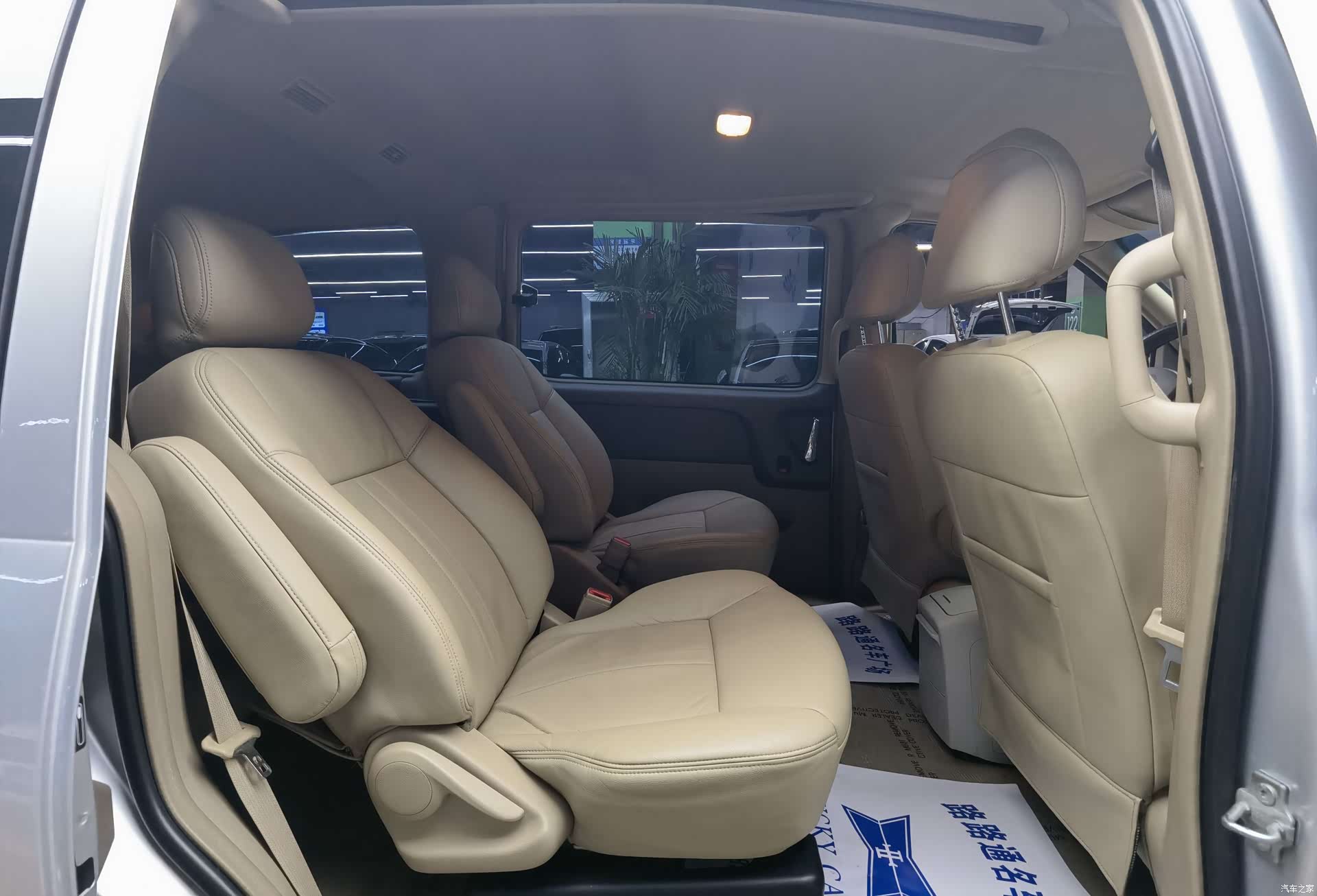 Buick GL8, 2016 9