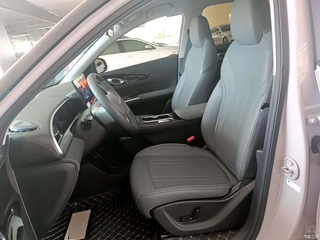 Geely Xingyuan, 2026 15
