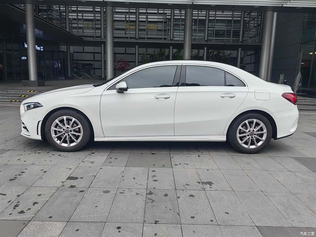 Mercedes-Benz A-Class, 2021 4