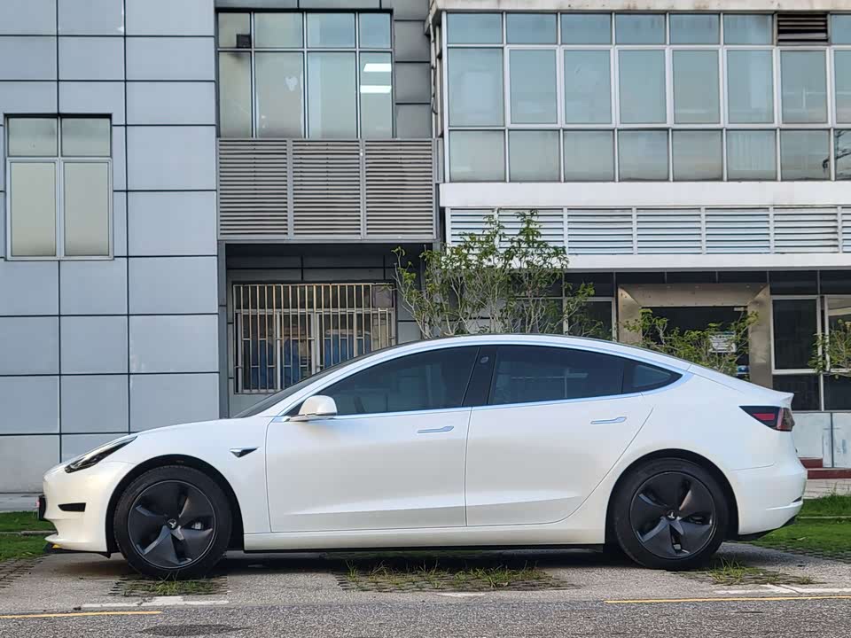 Tesla Model 3 Tesla Model 3