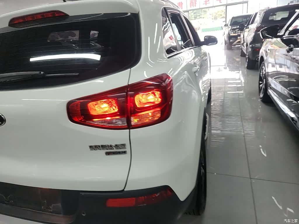 Kia KX3, 2015 8