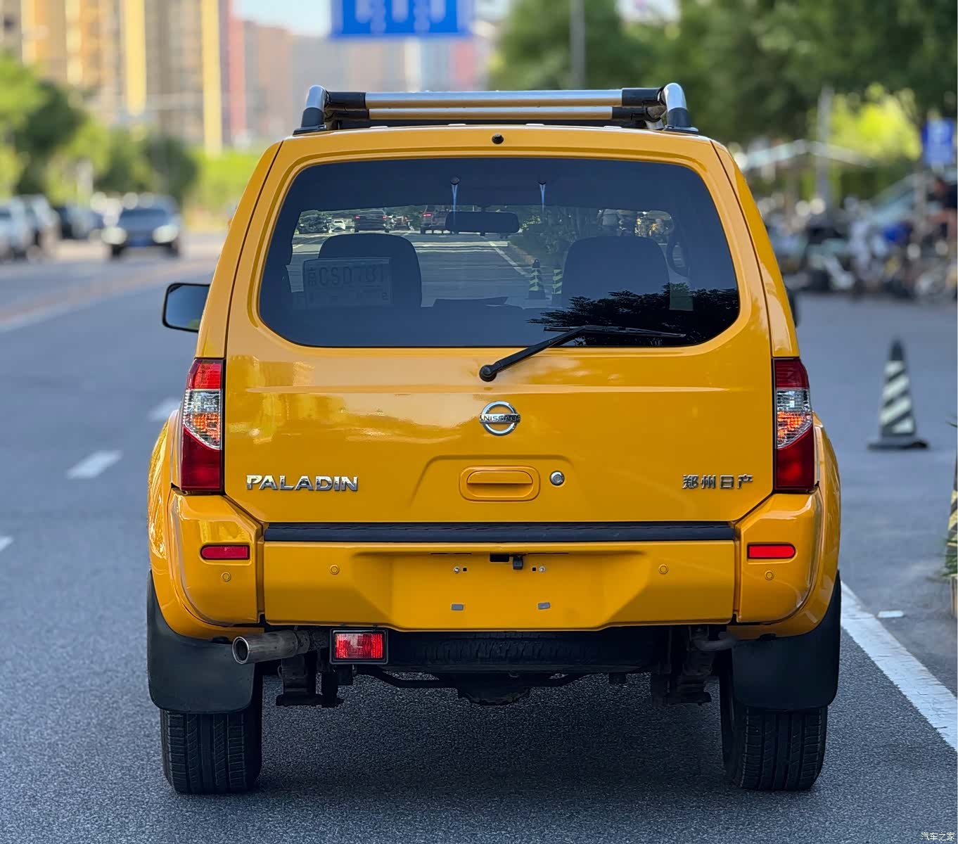 Nissan Paladin, 2014 все фото
