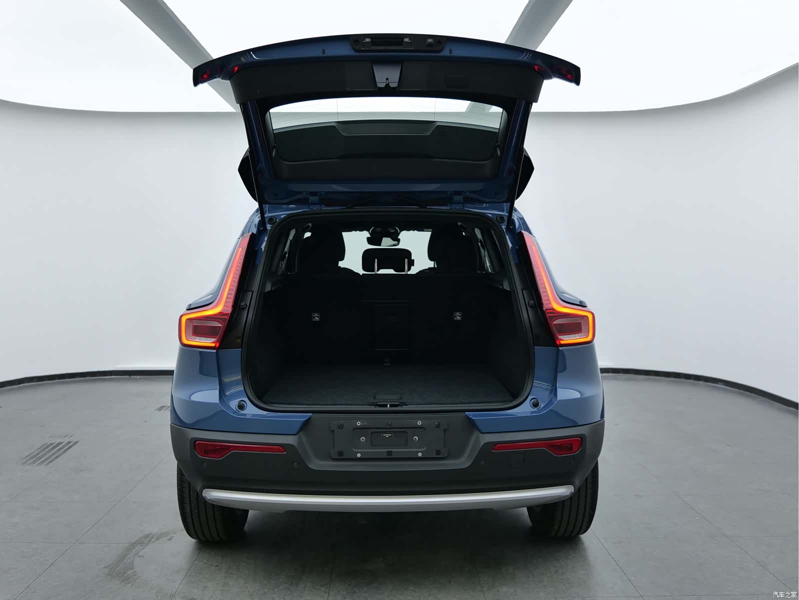 Volvo XC40, 2023 12