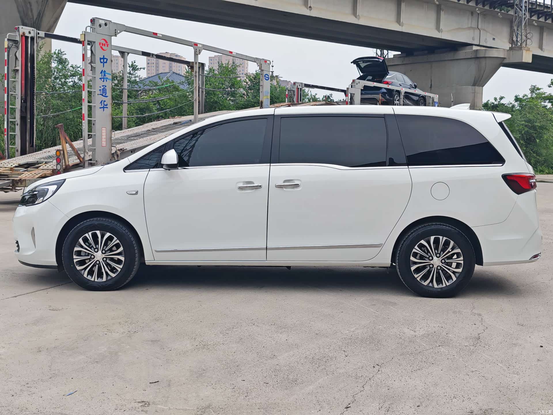 Buick GL8, 2021 10