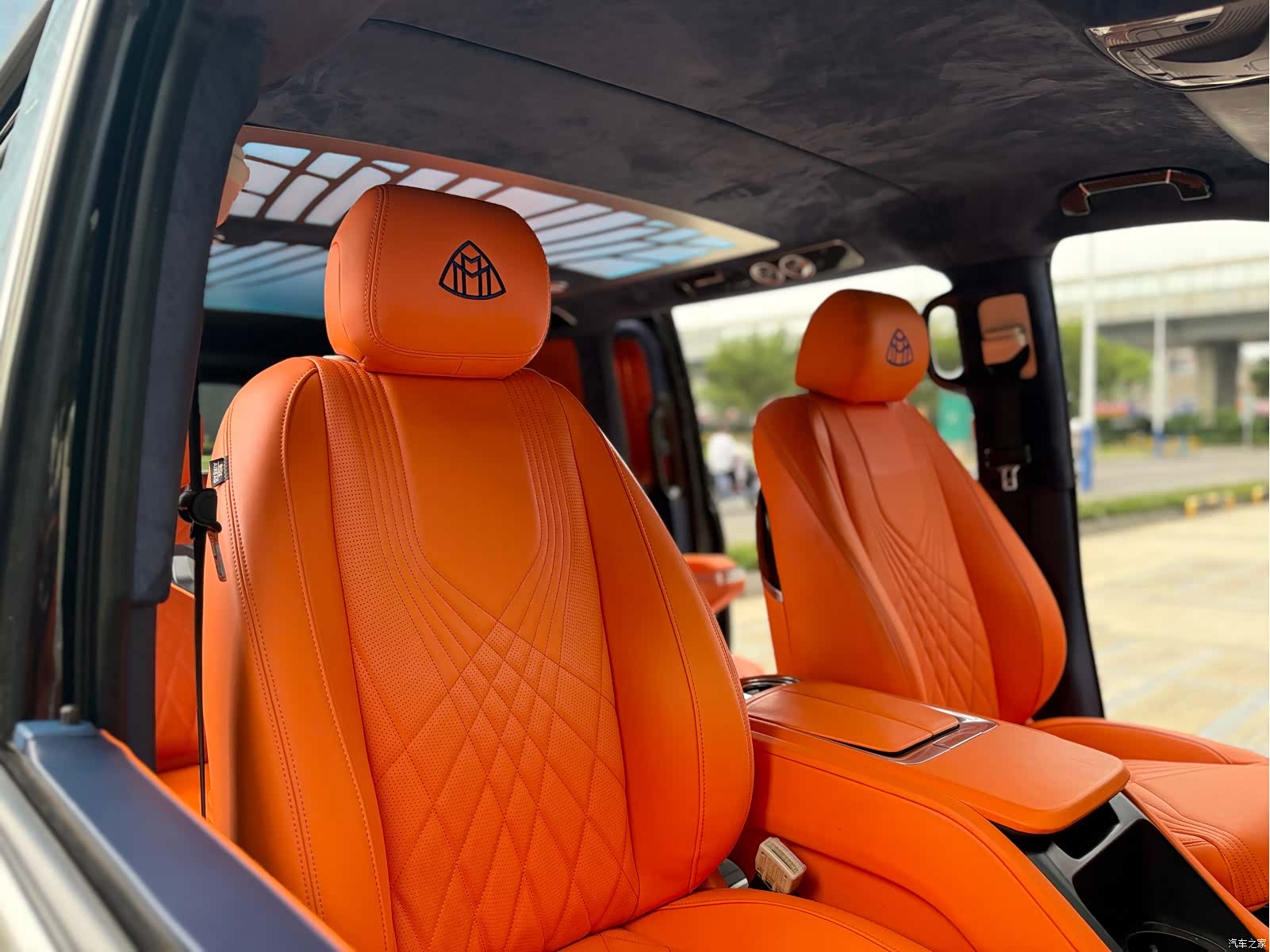 Mercedes-Benz 7, 2023 20