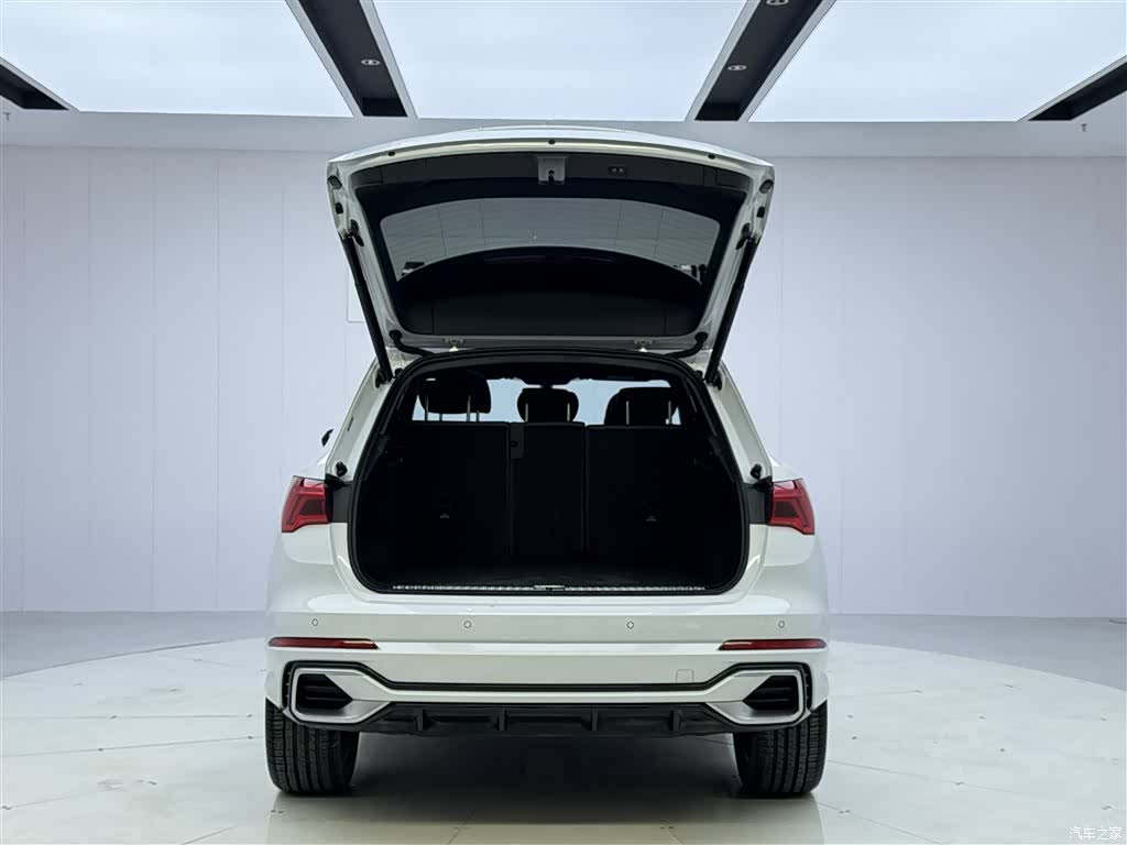 Audi Q3, 2023 13