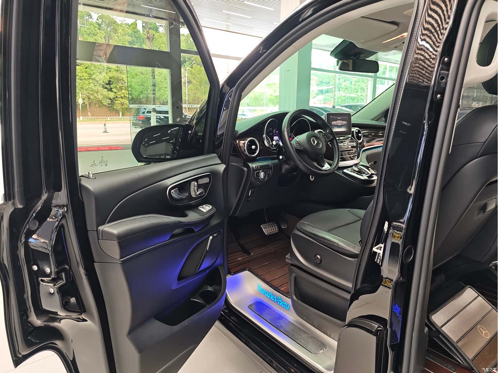 Mercedes-Benz V-Class, 2020 11
