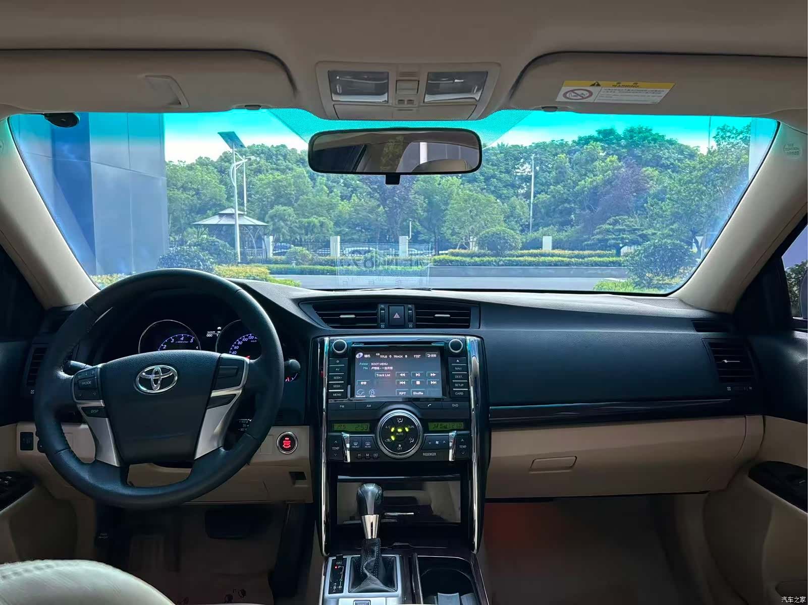 Toyota 2.5V, 2013 9