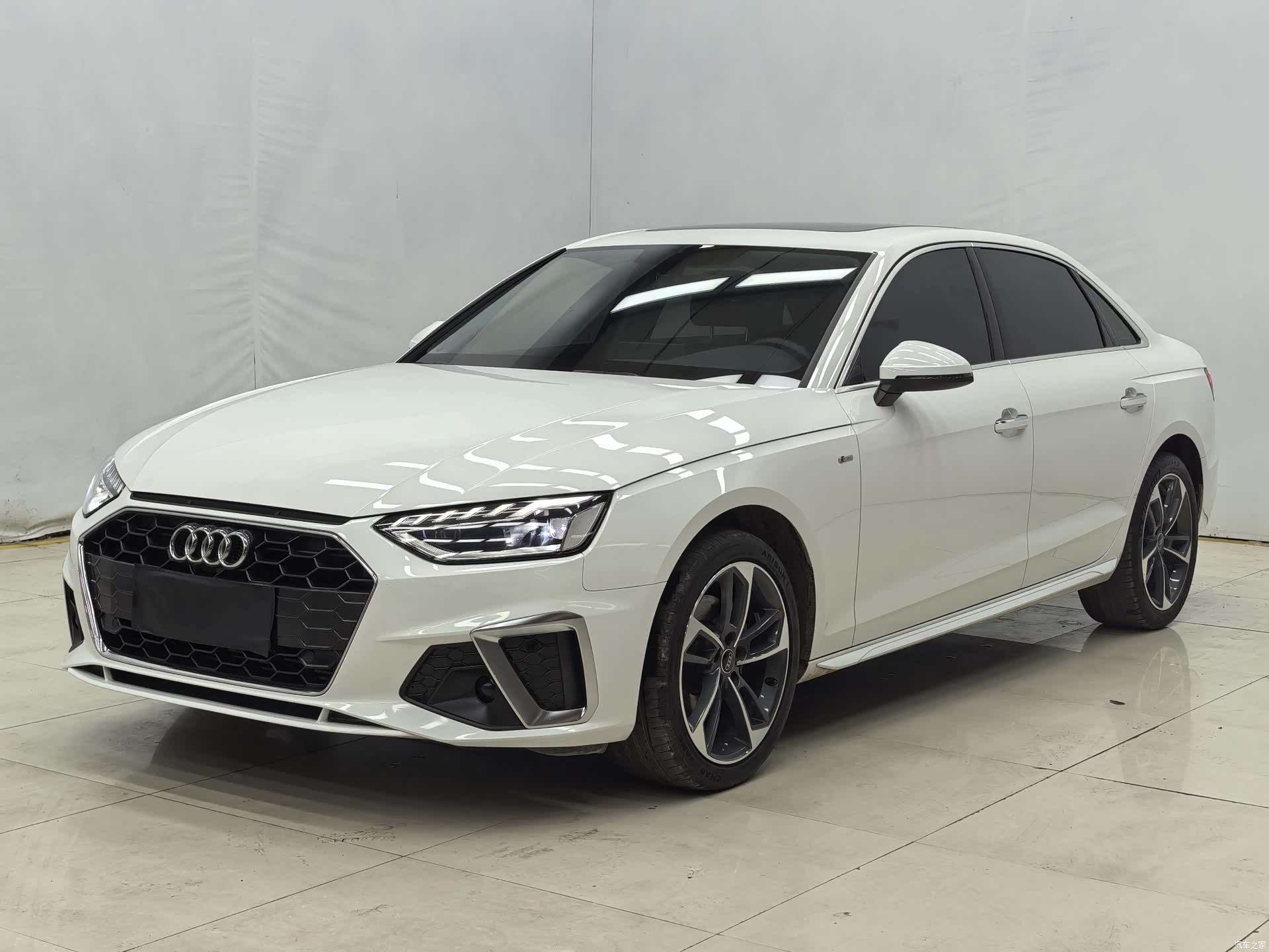 Audi A4L, 2022 1