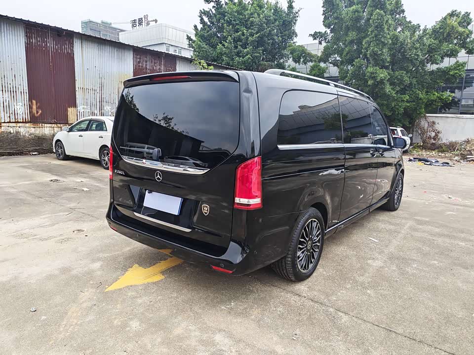 Mercedes-Benz V-class