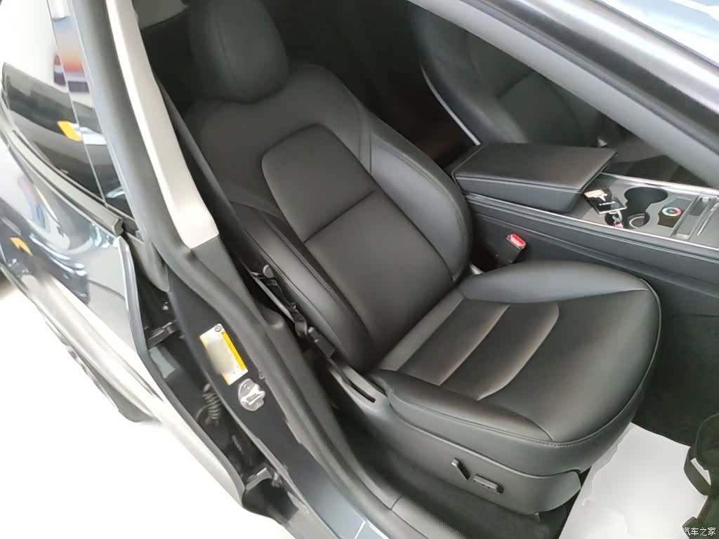 Tesla Model Y, 2022 25