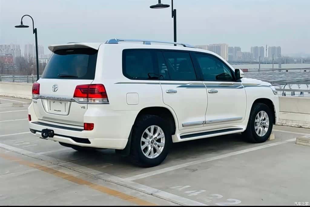 Toyota Land Cruiser, 2018 4
