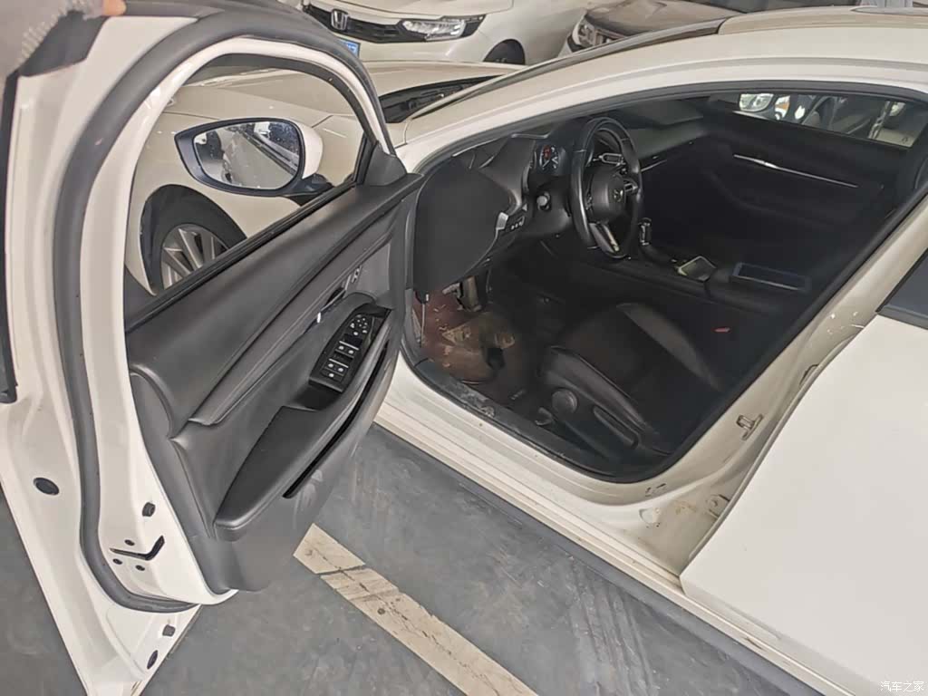 Mazda Mazda3, 2021 16