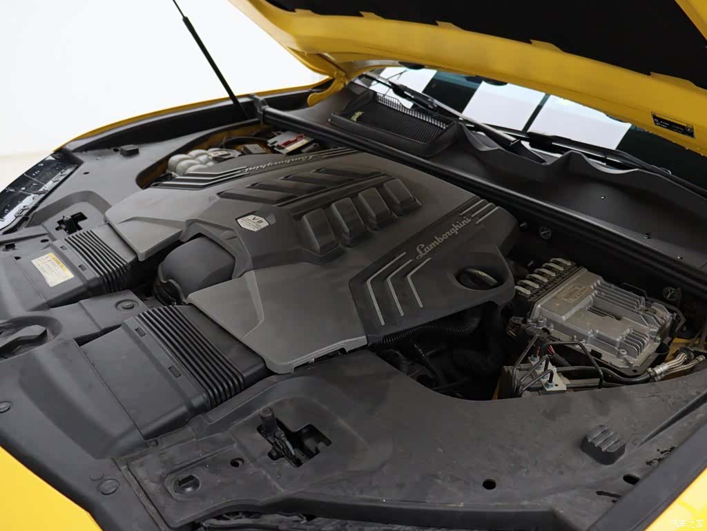 Lamborghini Urus, 2021 22