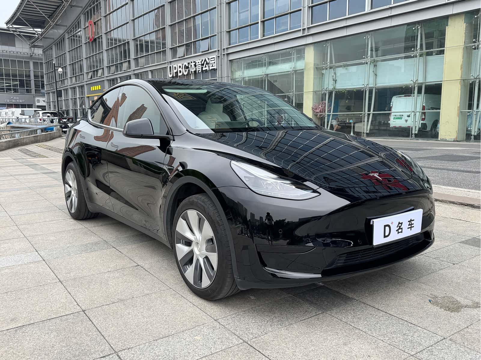Tesla Model Y, 2023 4