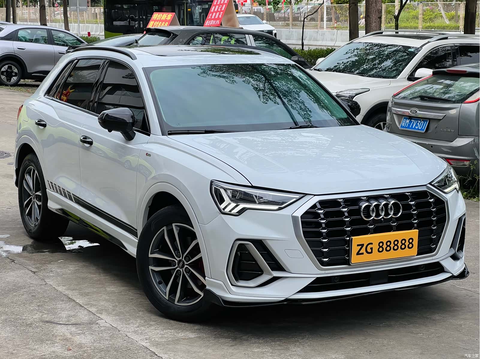 Audi Q3, 2022 3