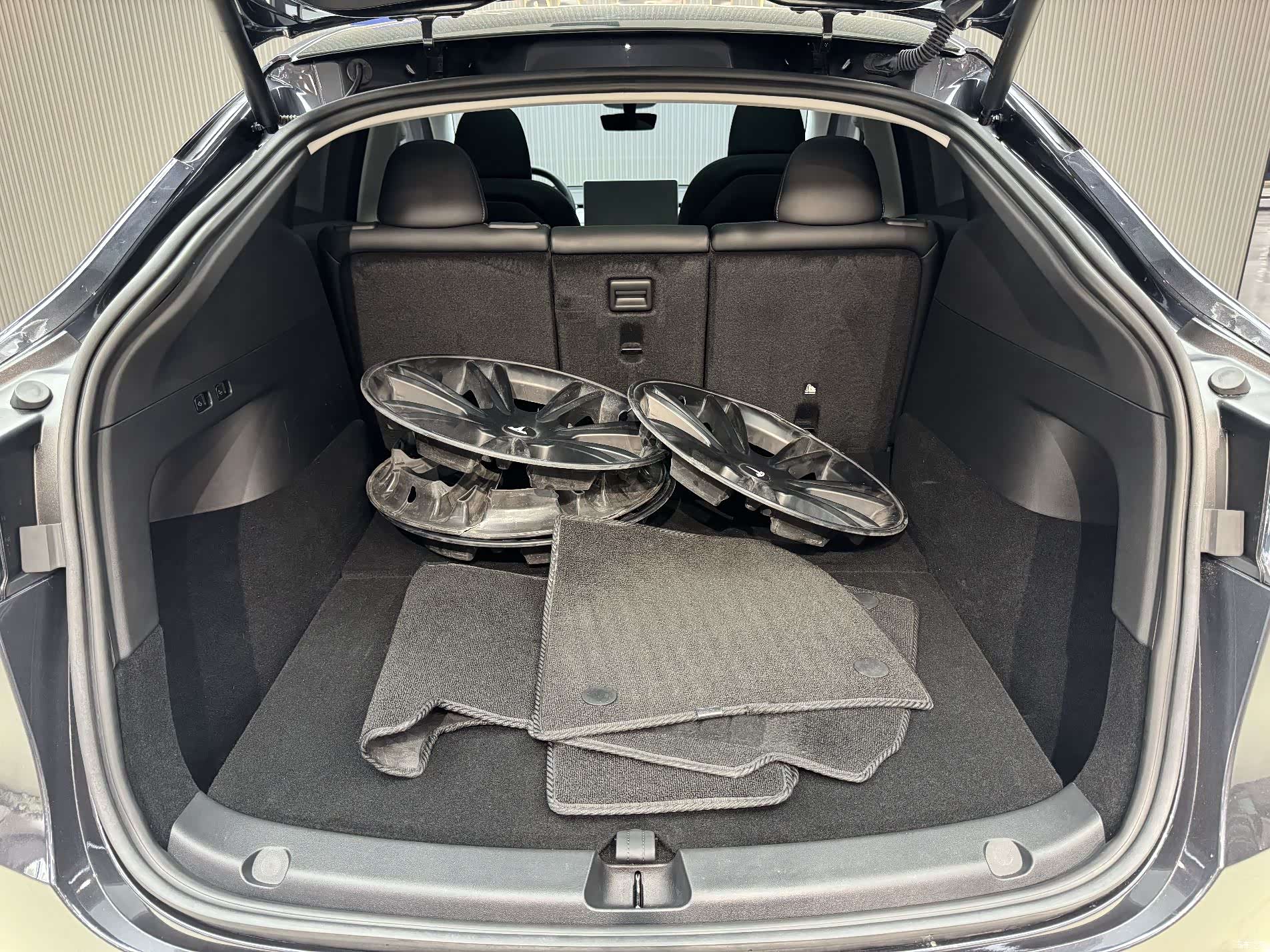 Tesla Model Y, 2024 7