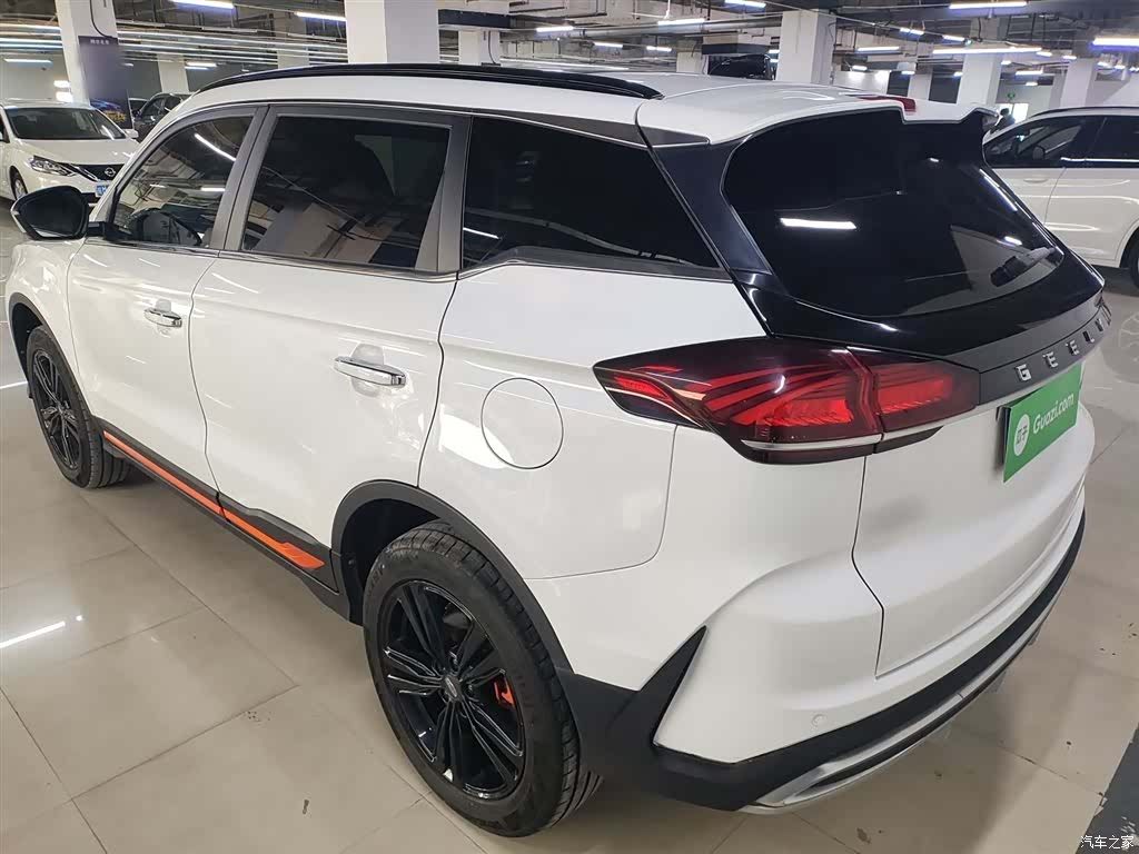 Geely Boyue, 2022 все фото