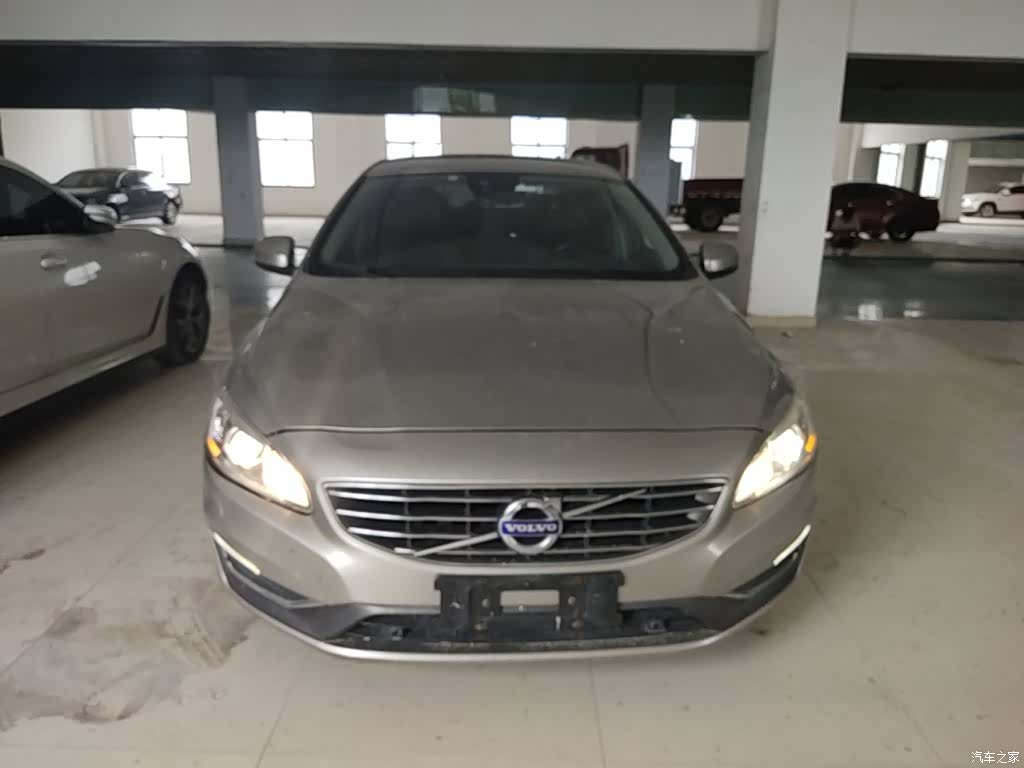 Volvo S60, 2015 3
