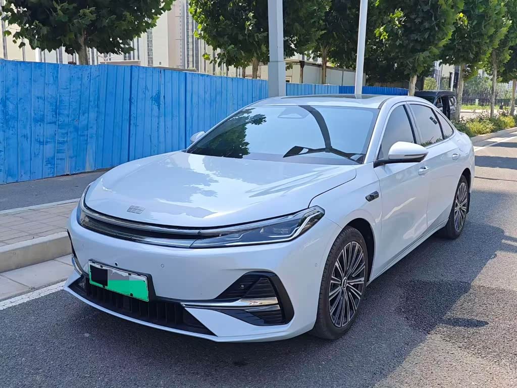 Geely Galaxy A7 EM