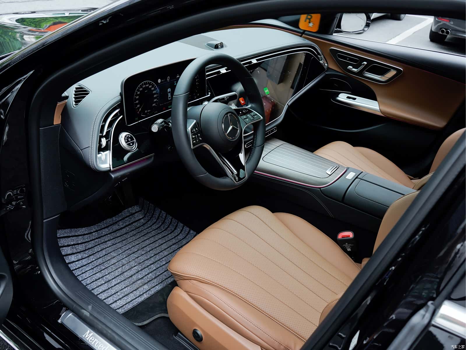 Mercedes-Benz E-Class, 2024 11