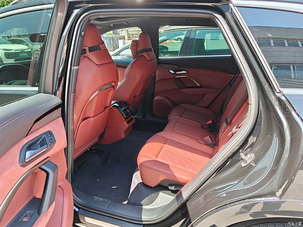 Audi Q5L, 2026 9