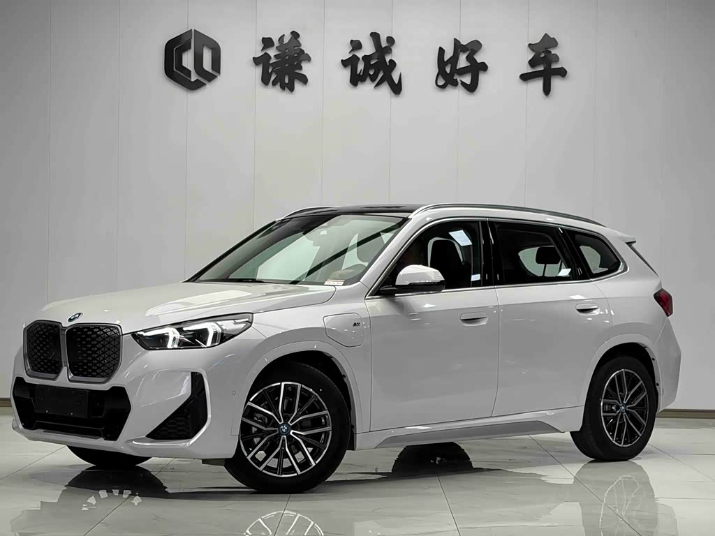 BMW iX1