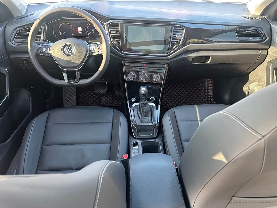 Volkswagen T-ROC exploring Songs