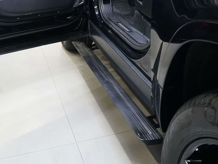 Land Rover Defender 2023, фото 23