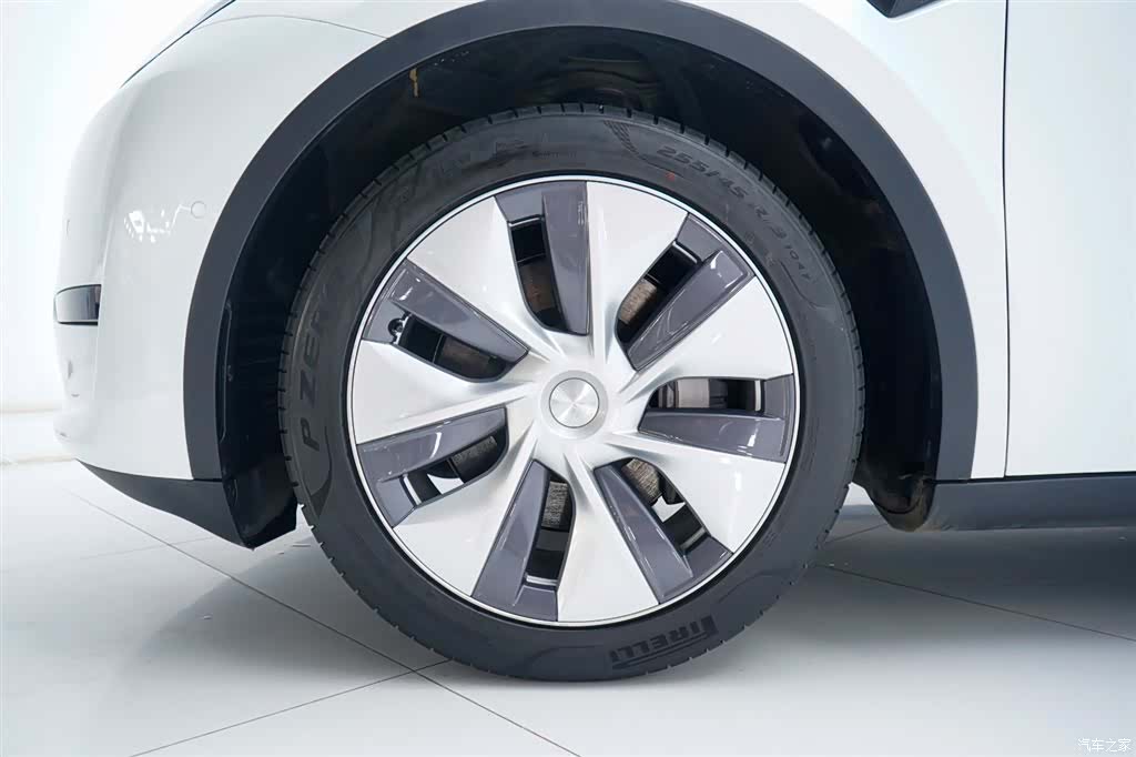 Tesla Model Y, 2022 22