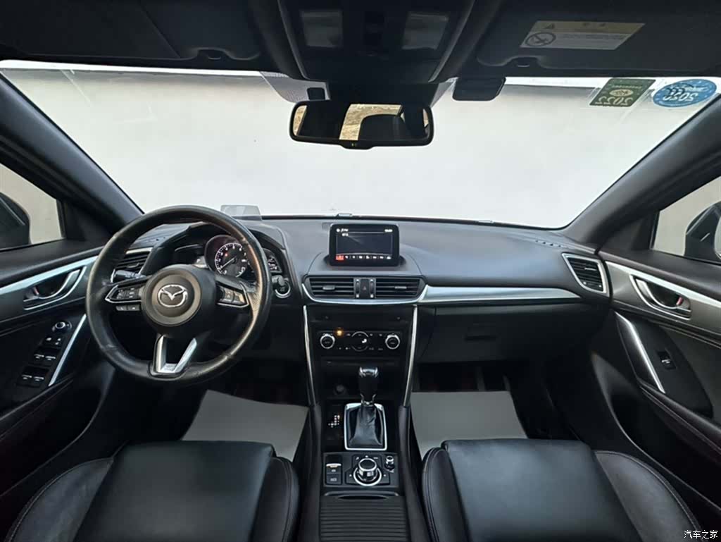 Mazda CX-4, 2018 11