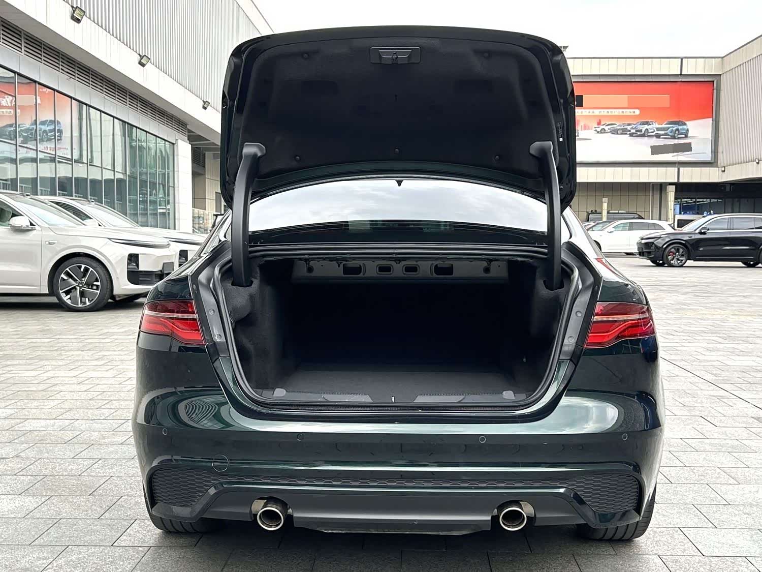 Land Rover XEL, 2023 12