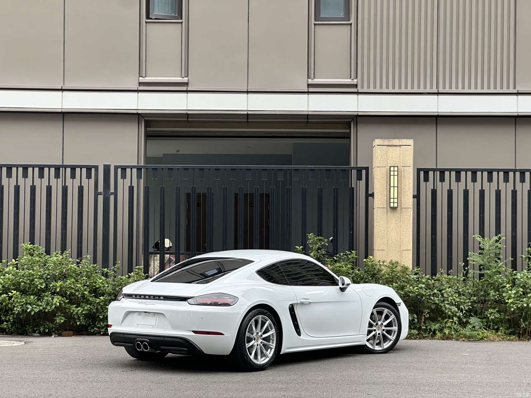 Porsche Cayman, 2020 11