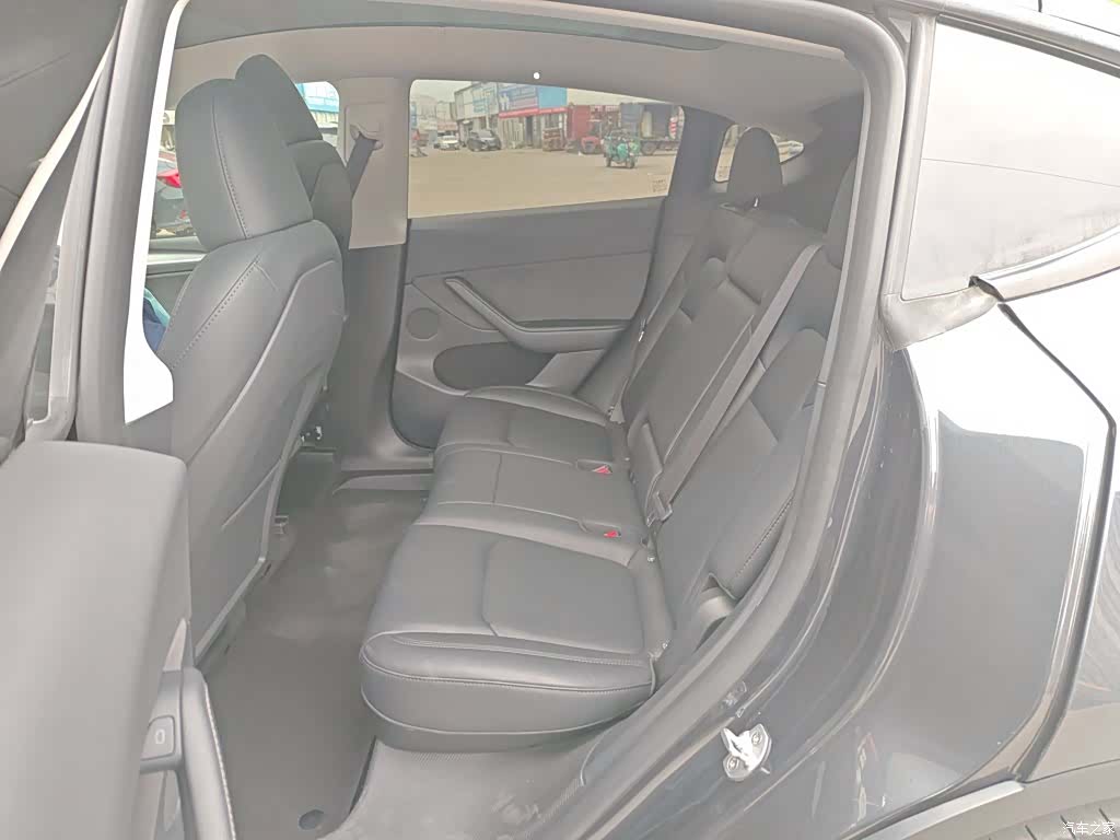 Tesla Model Y, 2024 14