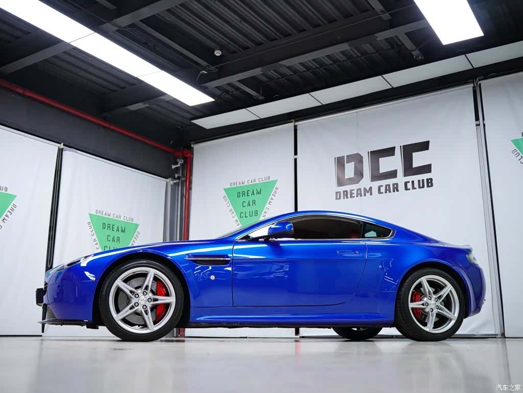 Aston Martin Vantage, 2017 16