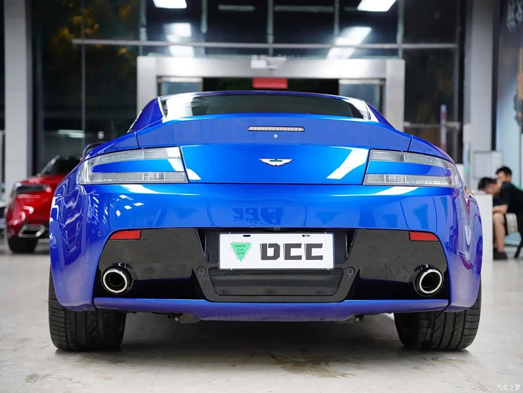 Aston Martin Vantage, 2017 8