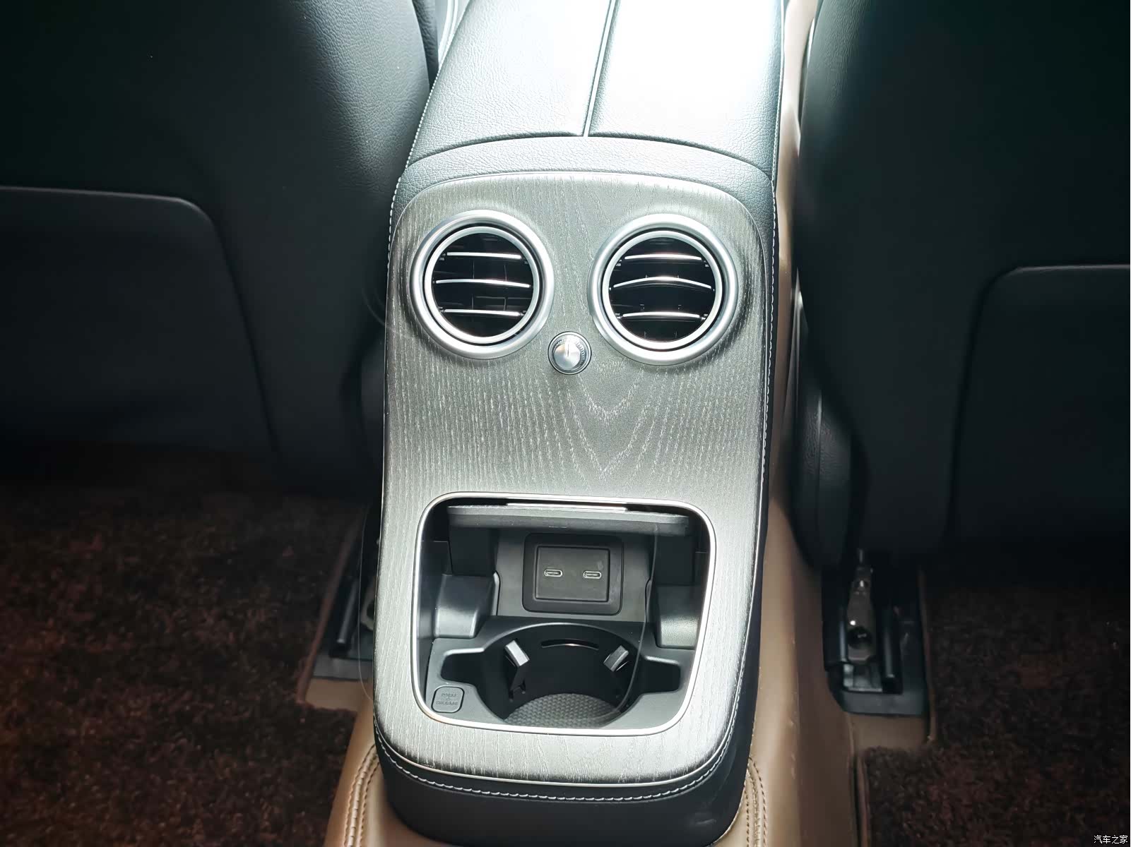 Mercedes-Benz E-Class, 2022 16