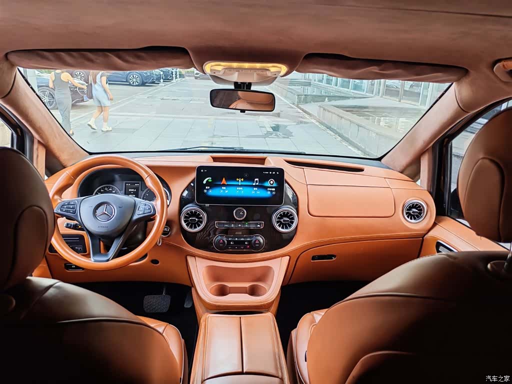 Mercedes-Benz 7, 2023 14