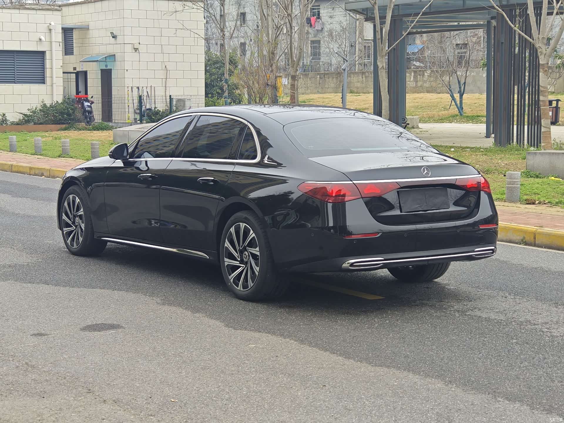 Mercedes-Benz E-Class, 2024 18