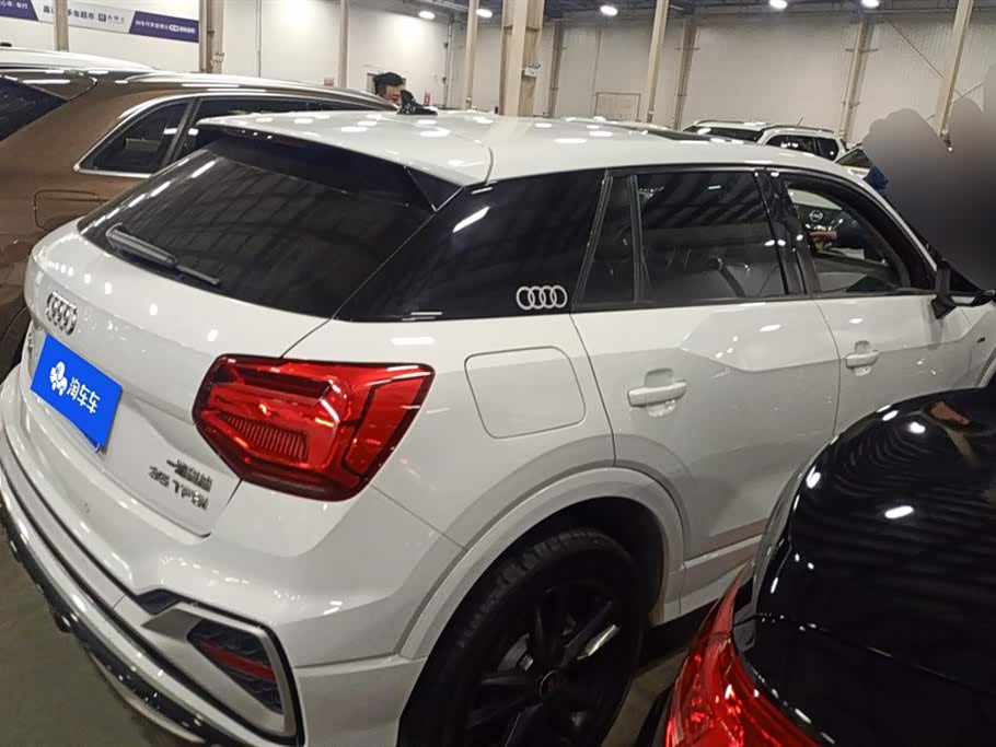 Audi Q2L