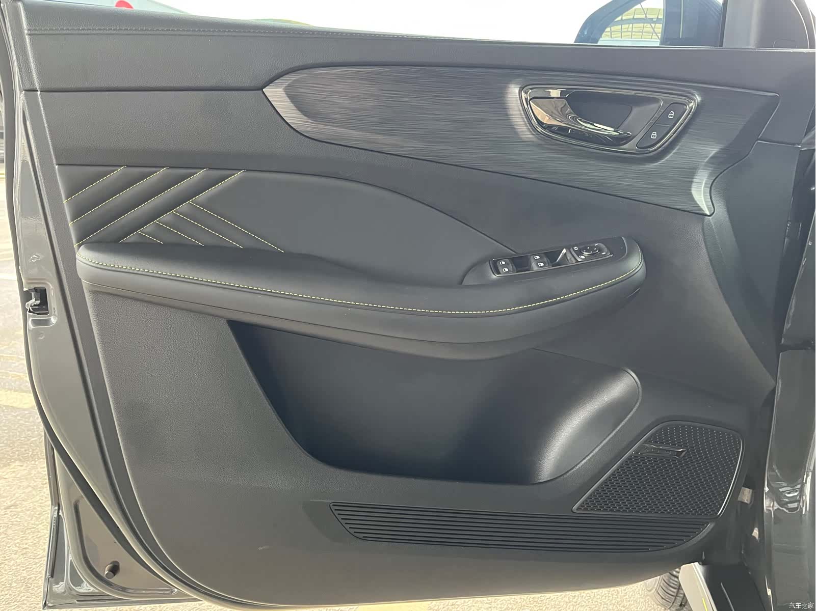 Roewe RX5, 2022 11