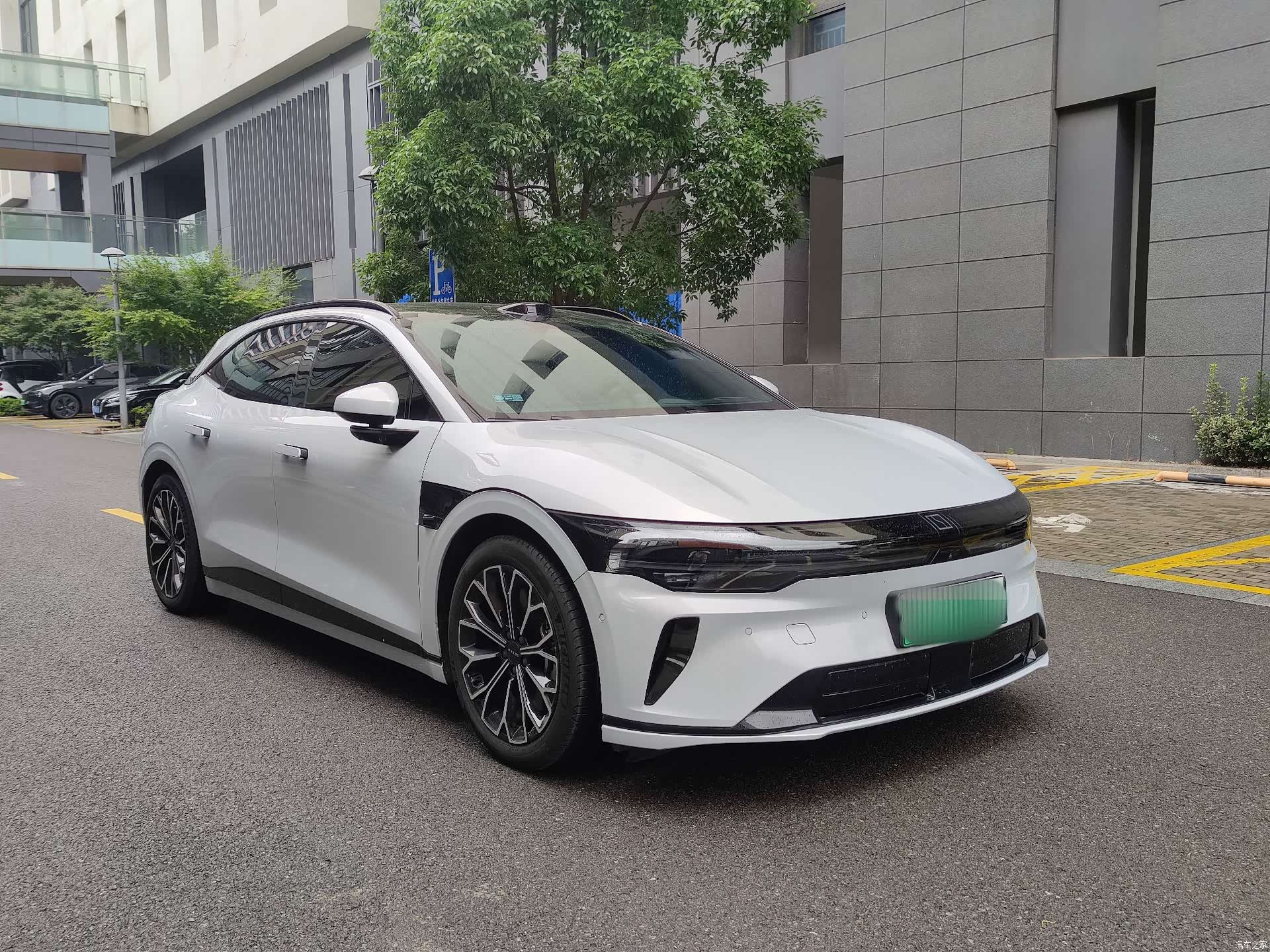 Zeekr 007, 2025 3