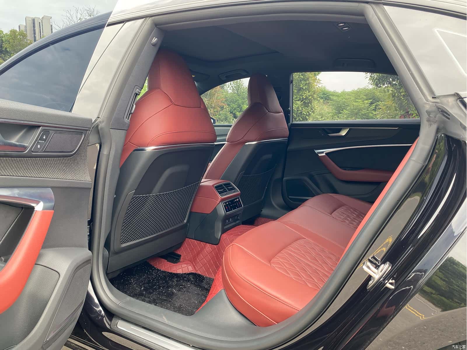 Audi A7L, 2024 13