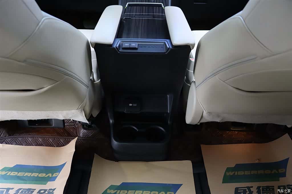 Toyota Granvia, 2023 19
