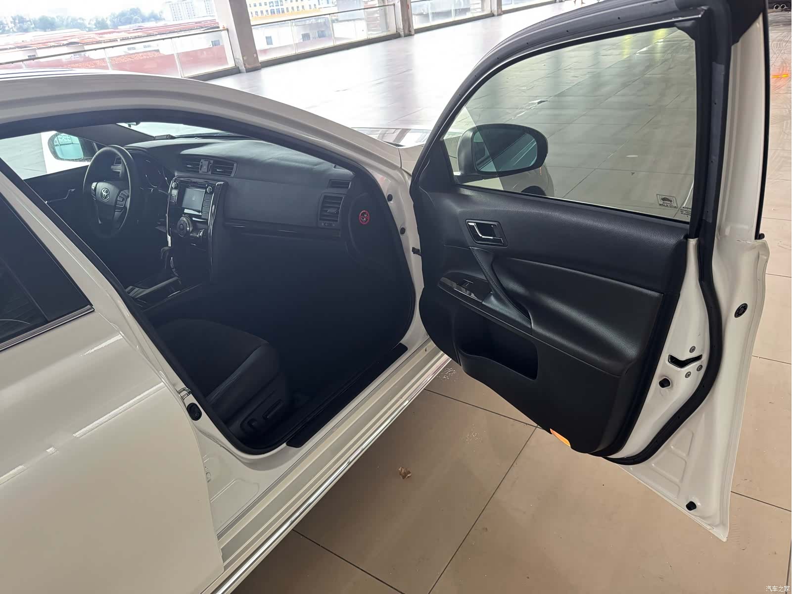 Toyota 2.5V, 2017 10
