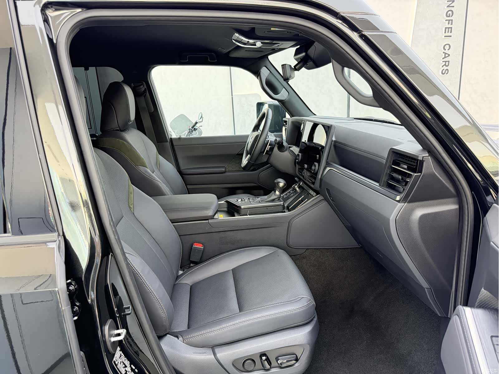 Lexus GX, 2025 12