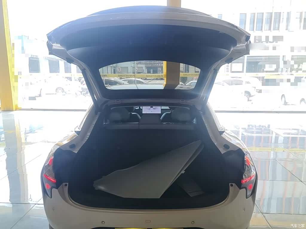 Xpeng Mona M03, 2025 19