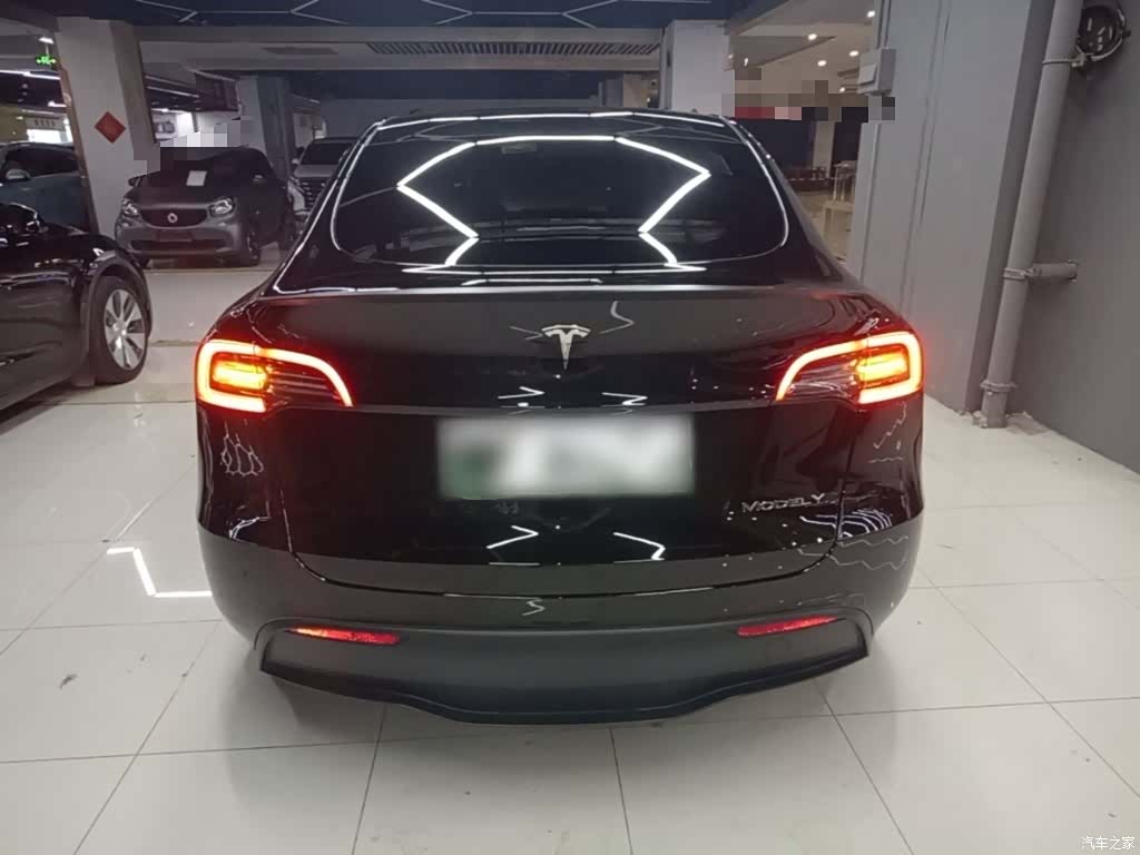 Tesla Model Y, 2023 6