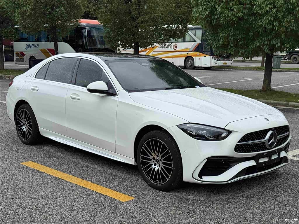 Mercedes-Benz C-Class, 2025 10