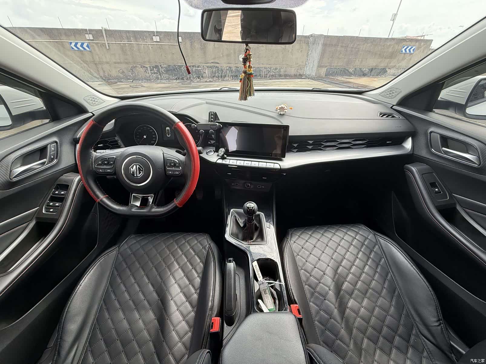 MG MG5, 2025 8
